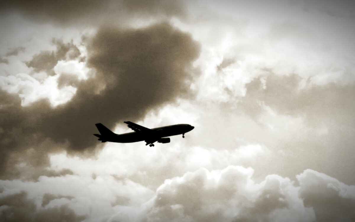 samolot, który wpadł w turbulencje